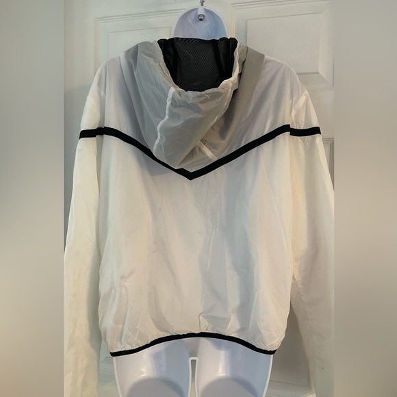 Forever 21 Windbreaker Large - Picture 2 of 6